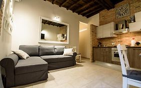 New Navona Elegant Apartment